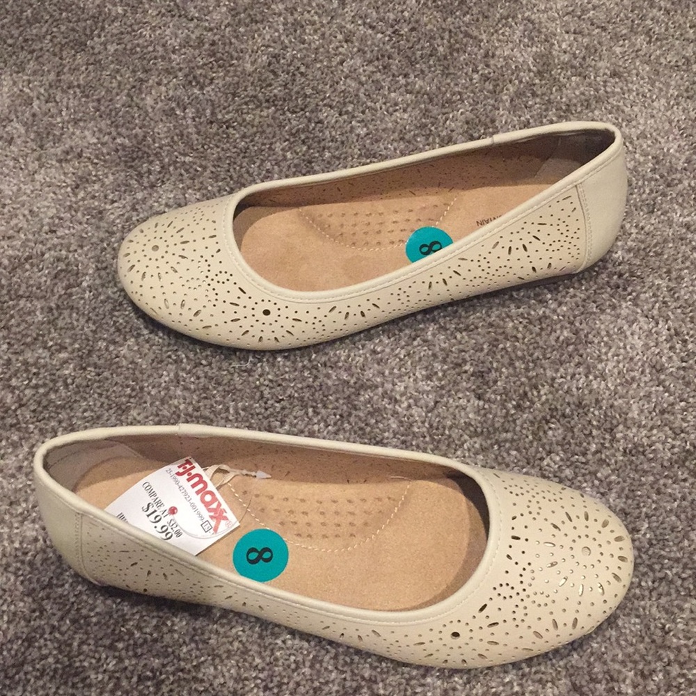 Nude flats
